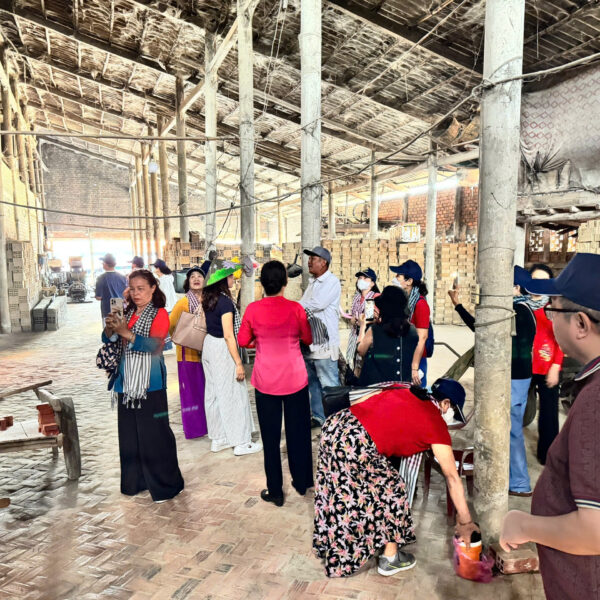 lo gach mang thit vinh long