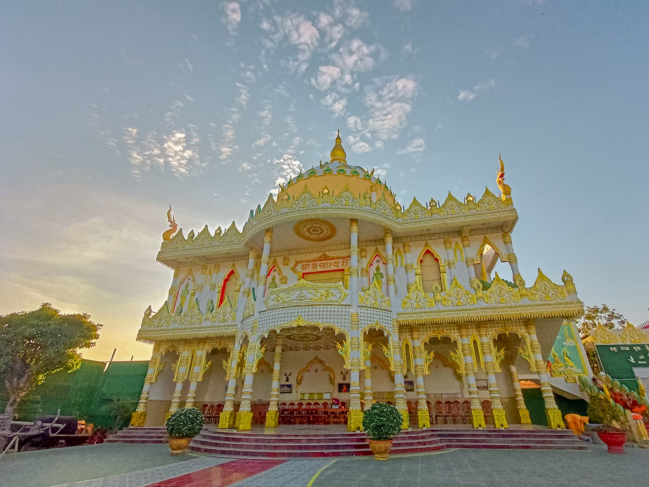 Tour Đua Ghe Ngo Sóc Trăng - Sao Bien Tourist Tour Đua Ghe Ngo Sóc Trăng - Sao Bien Tourist